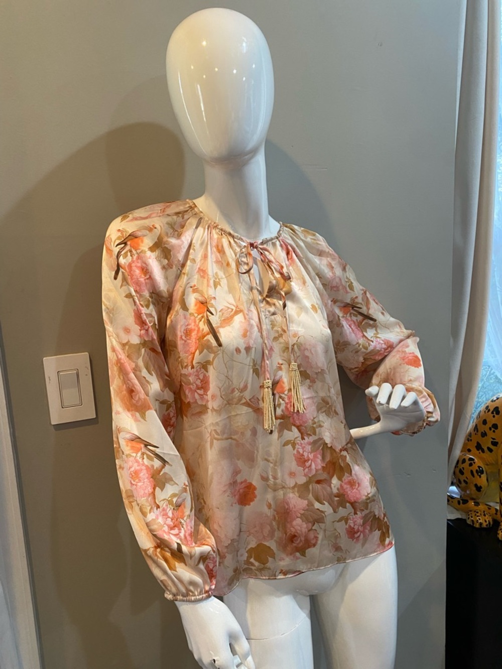Elie. Tahari Cream painterly Floral Boho Tie-Neck Blouse Pink & Tan NWOT XS